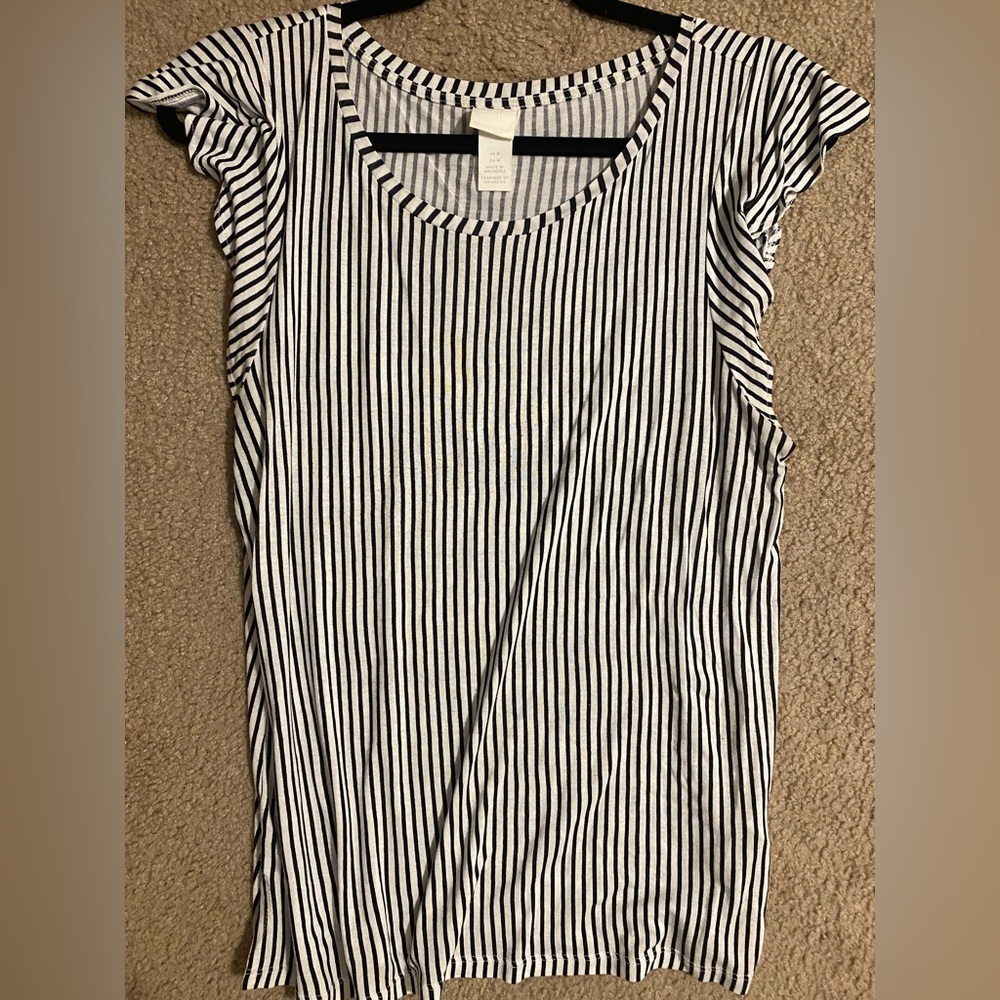 BUY NOW SALE‼️ White and black striped top